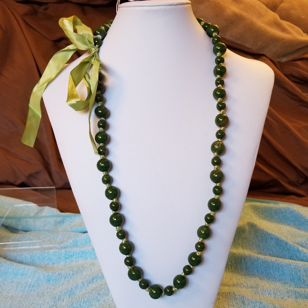 NWT Handmade Necklace Green Pearl Ribbon
